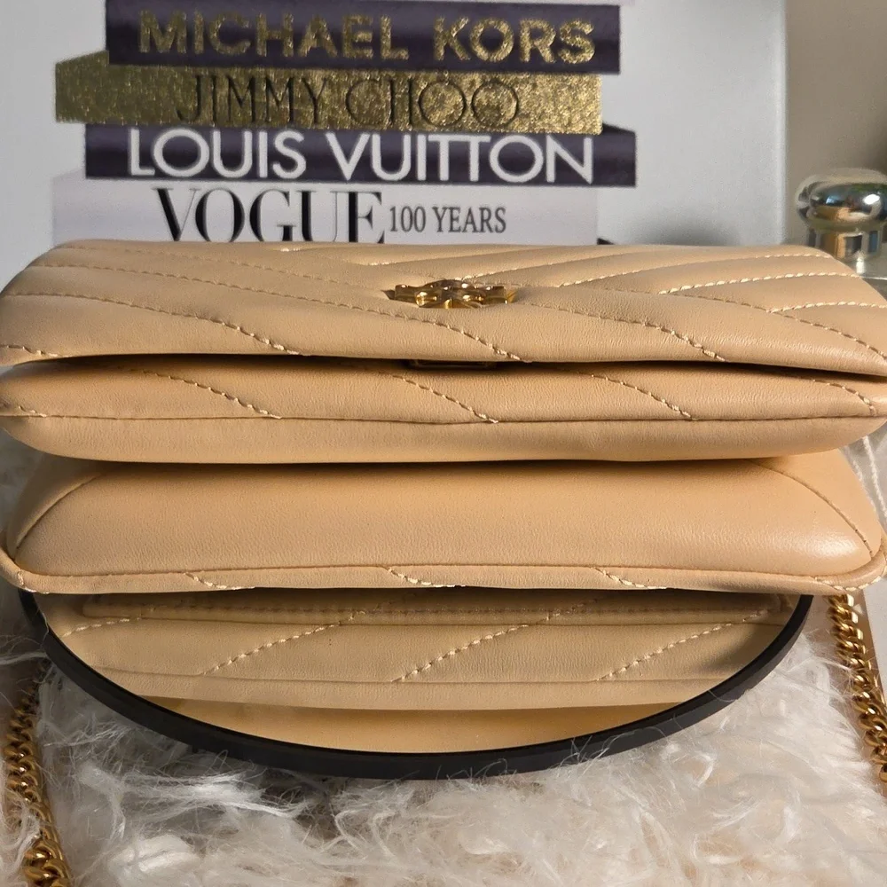 Tory Burch NWTs Kira Chevron Chain Wallet